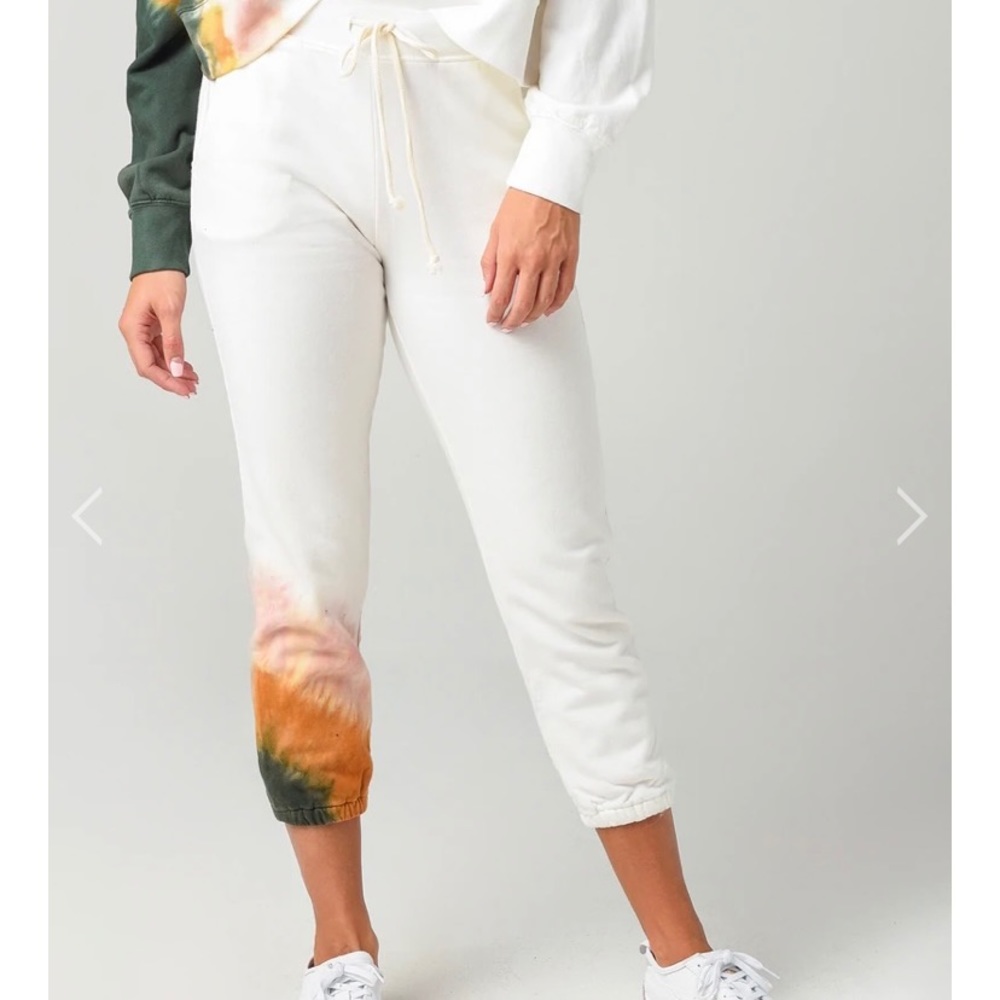 Velvet 
VELVET WOMEN'S NISSA JOGGER & Sweatshirt
